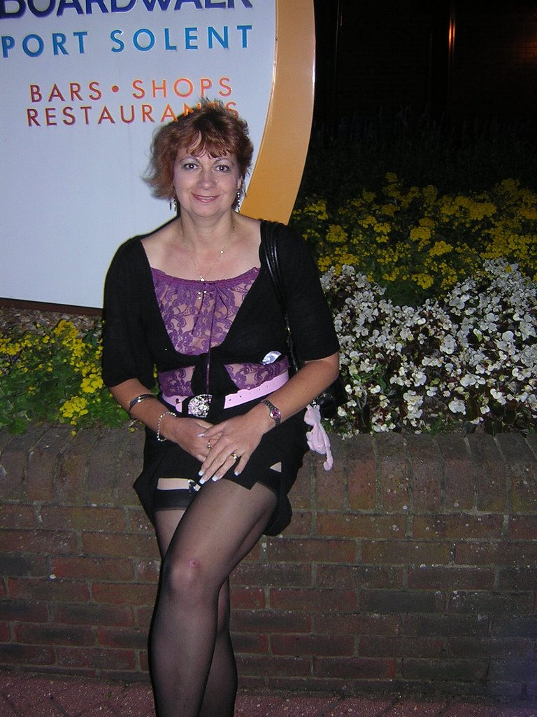 Lindsey, UK wife #N8KUdGek