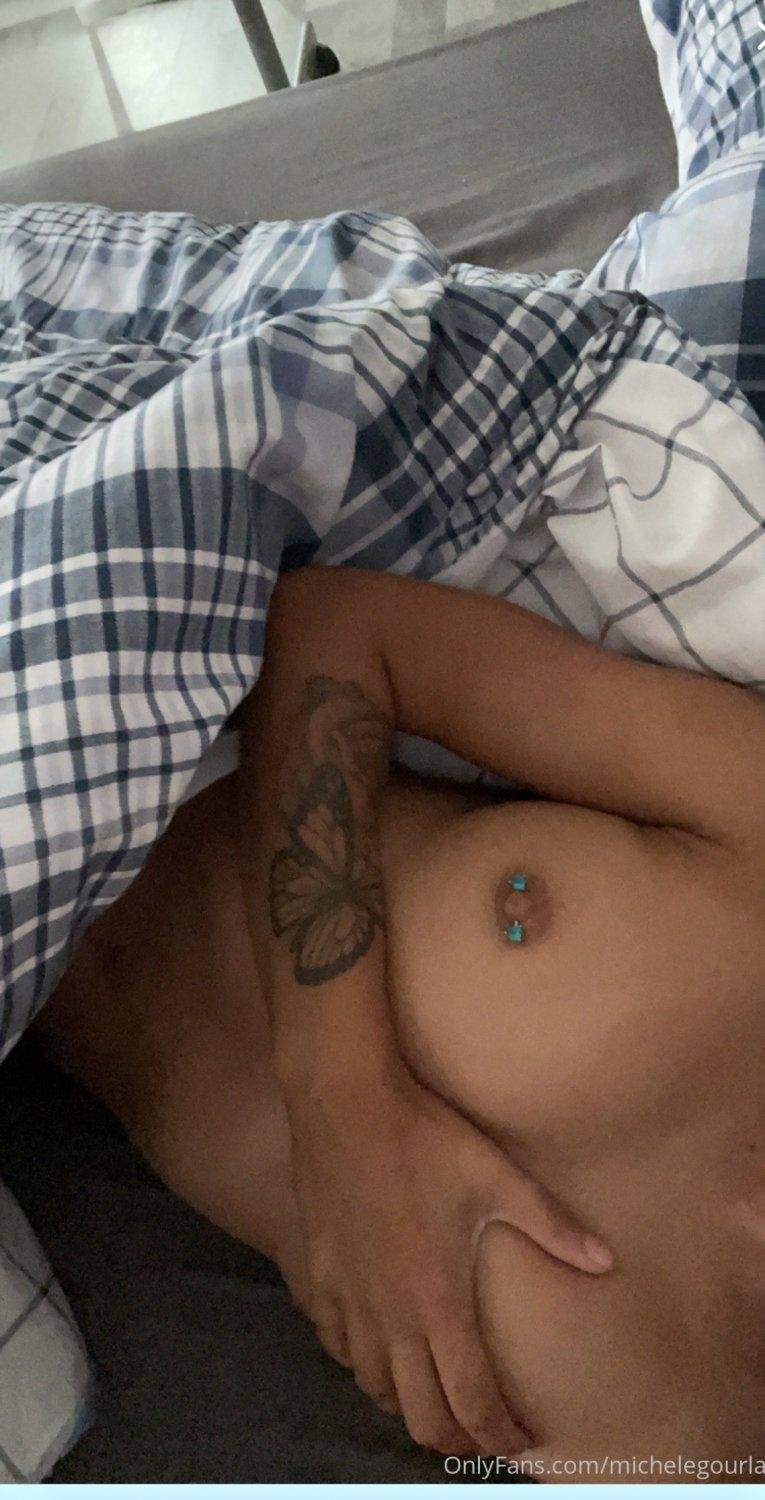 British Lesbian Loves Exposing Herself #oGnJQeCC