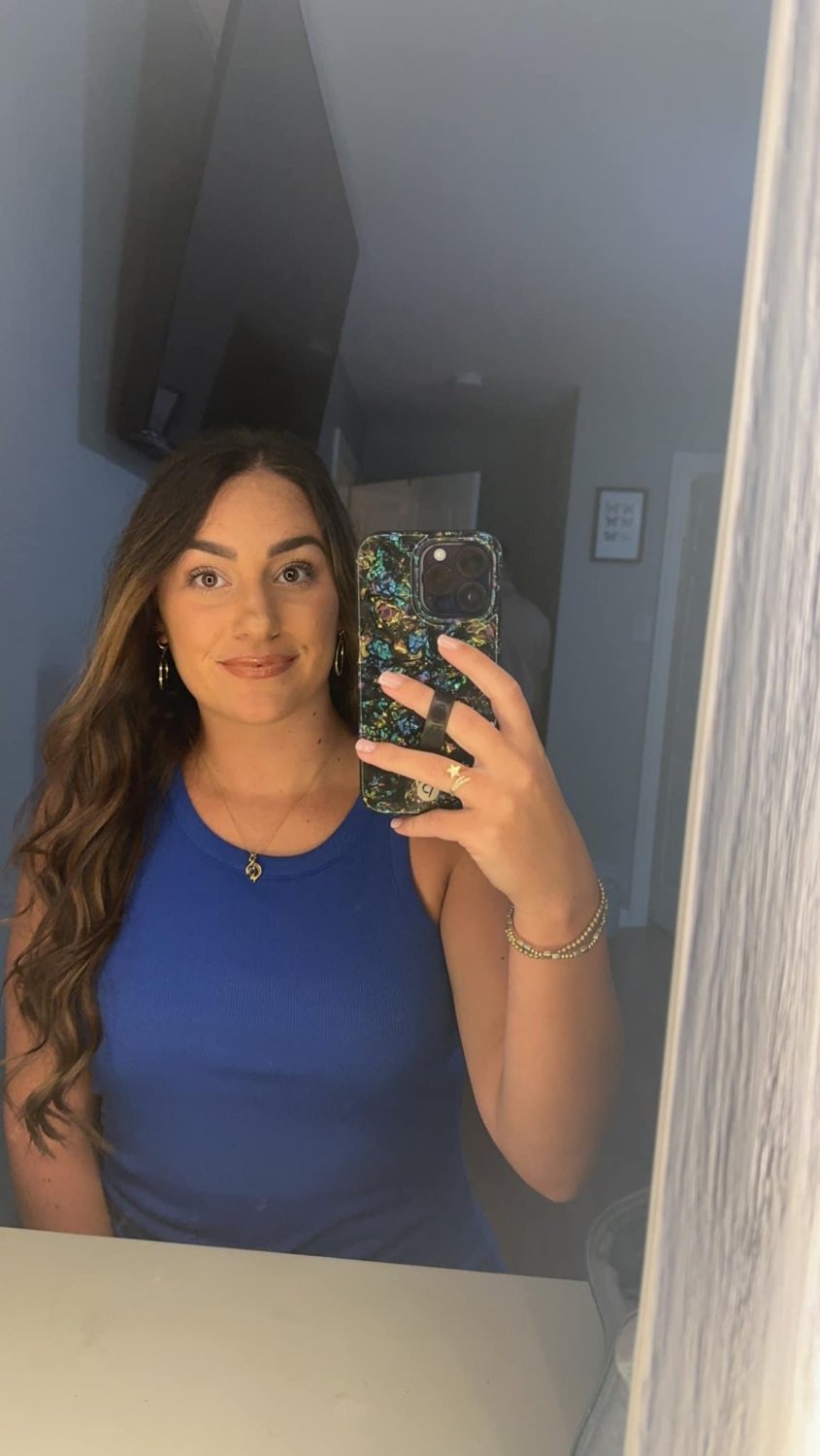 White girl is hot would y’all creampie? #D8hftNA0