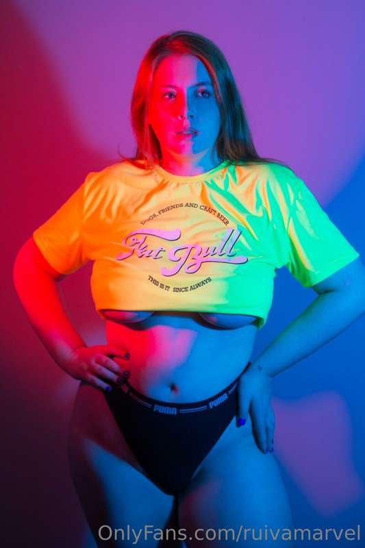 Preciso de mais dessa linda curvy!!! #oXd91JZs