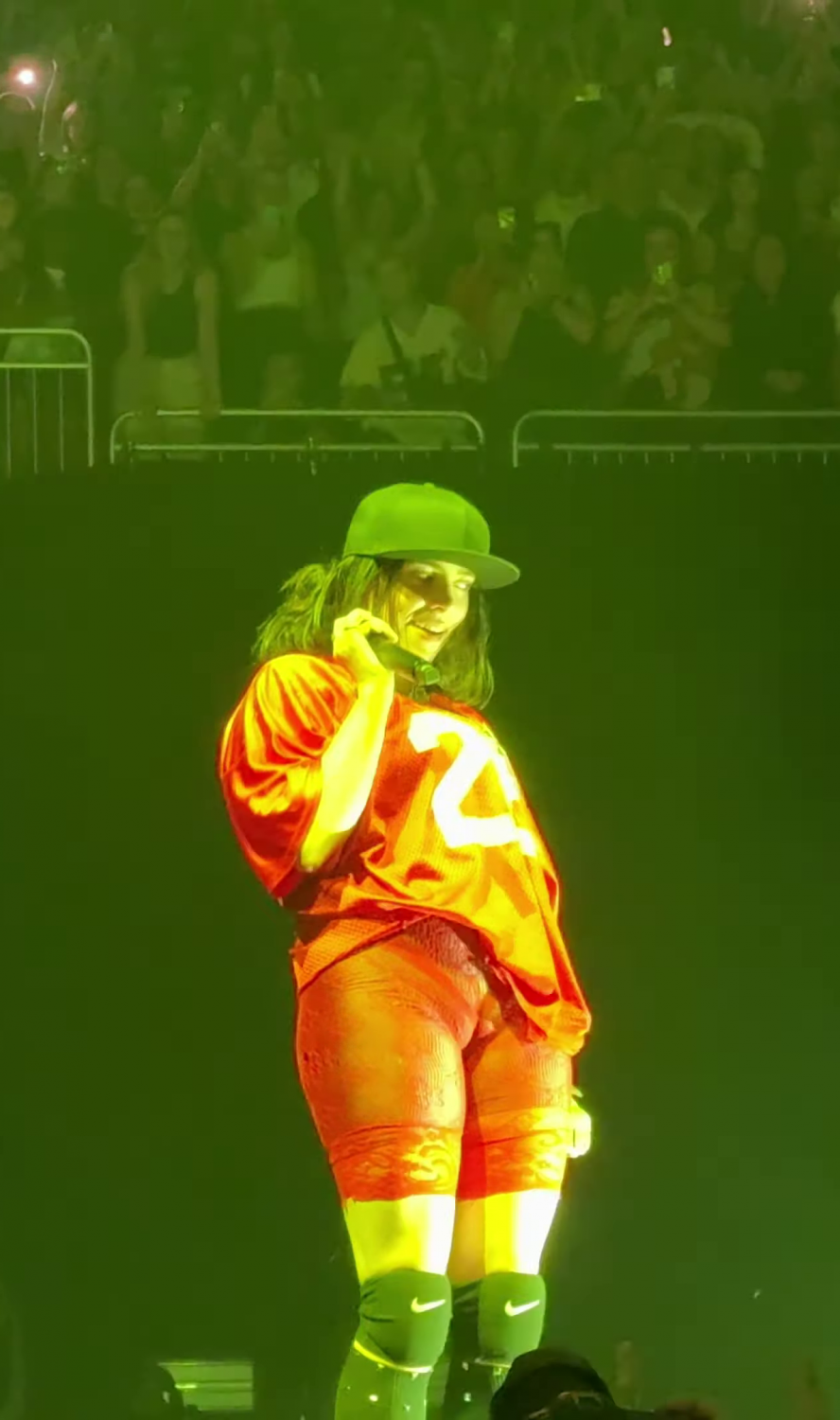 Billie Eilish camel toe and ass #FUYKJIct