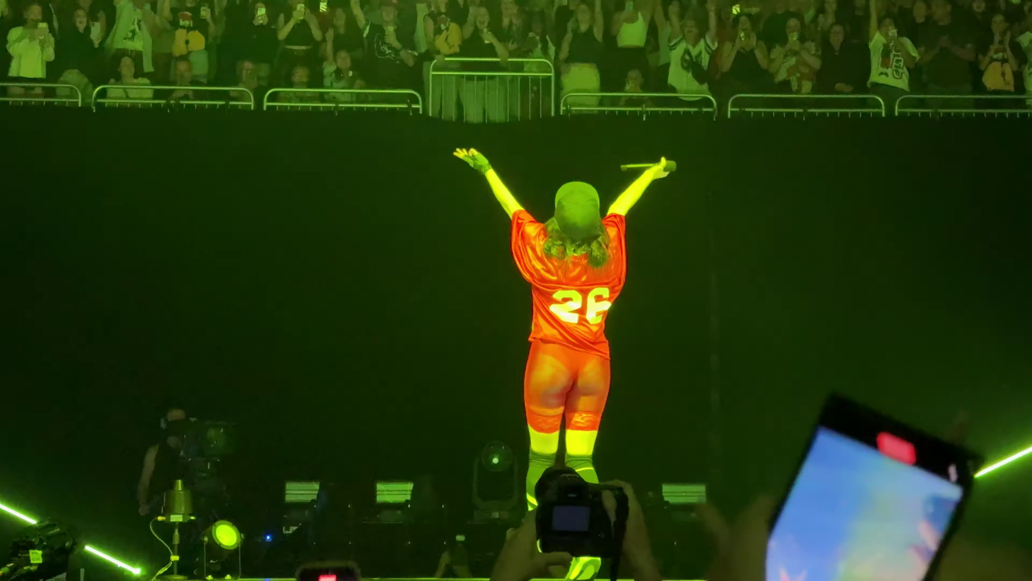 Billie Eilish camel toe and ass #NmoI4IUW