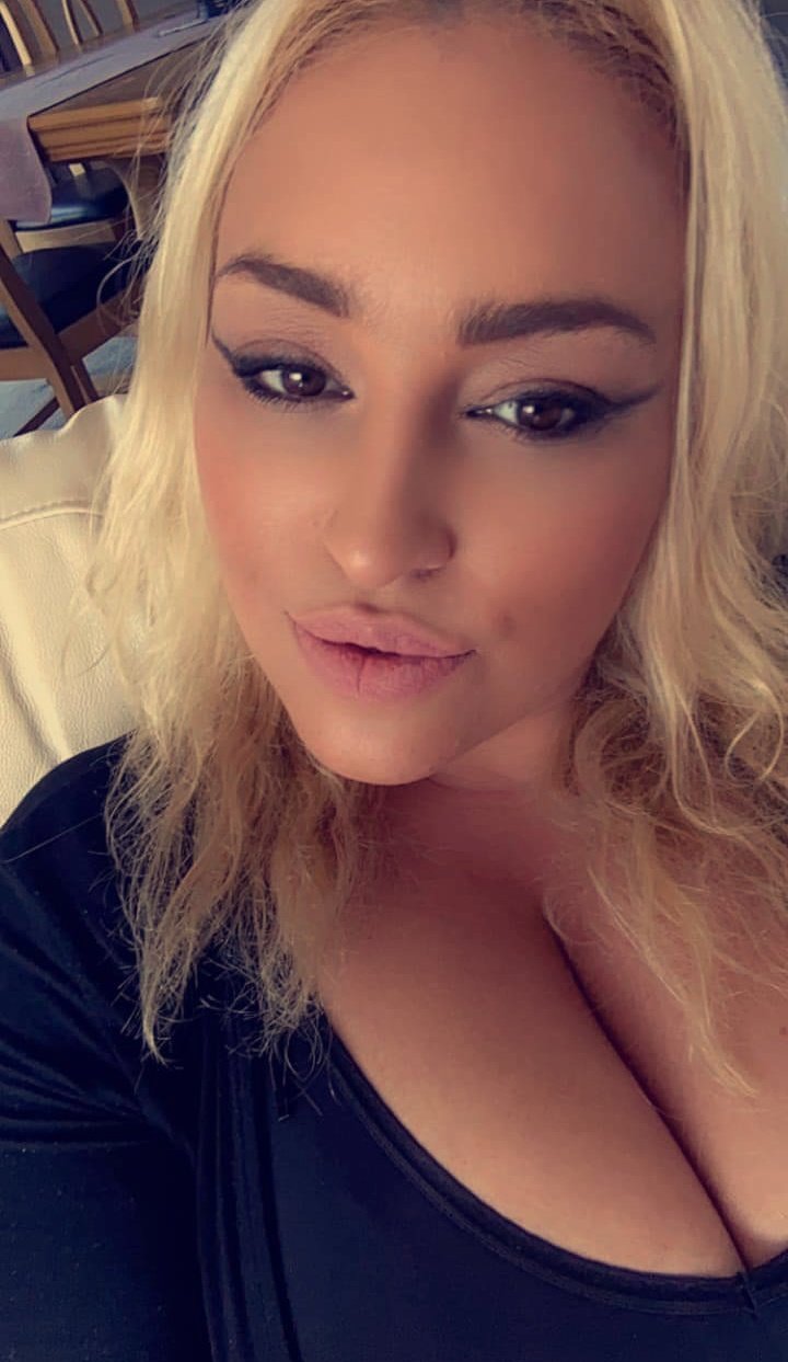 Huge tits UK slut Sara repost,comment and like and I'll add more #qaQLHQ6K