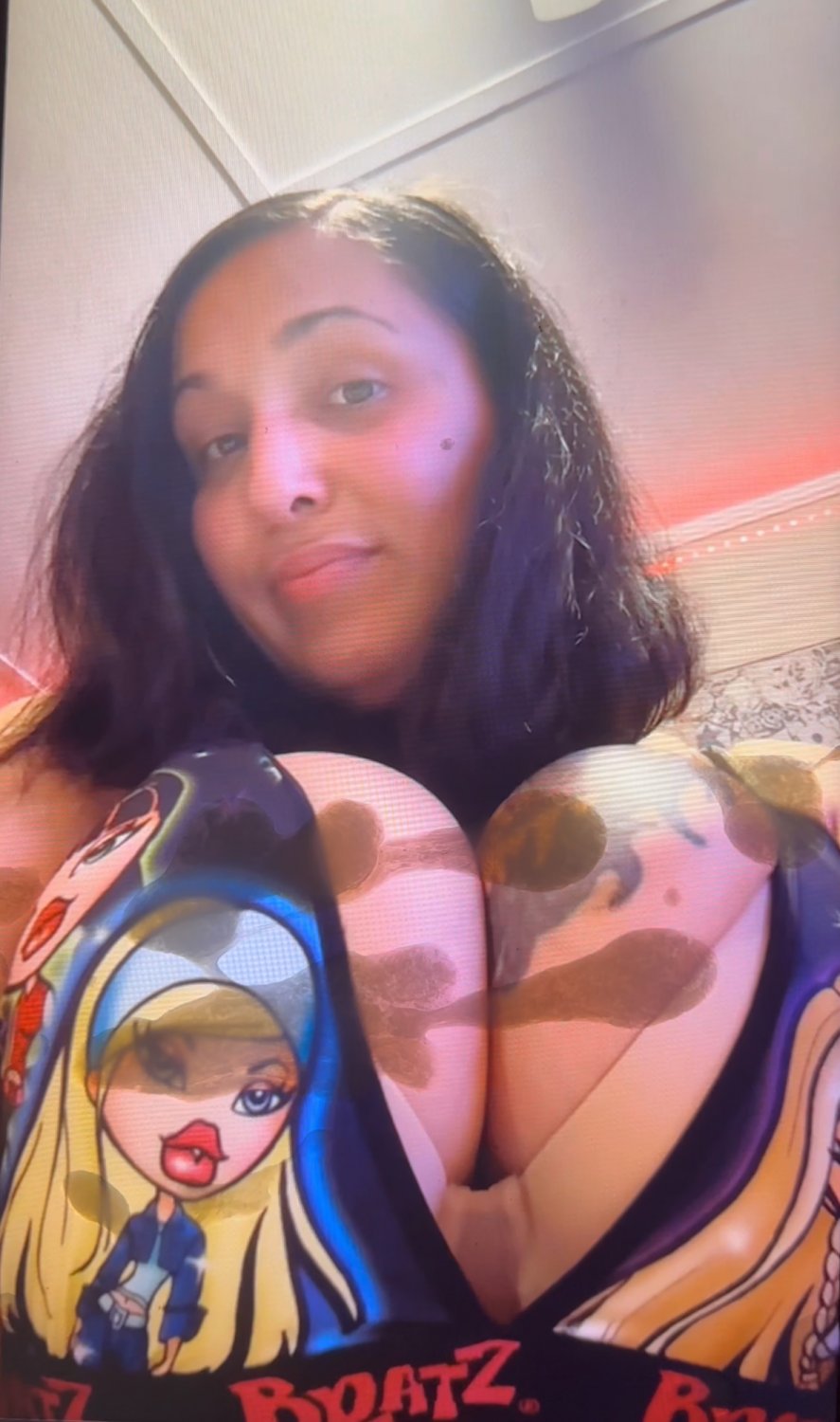 Big Ass in Jeans Jiggling Big Tits Latina Cum Tribute #HxtAmBmV