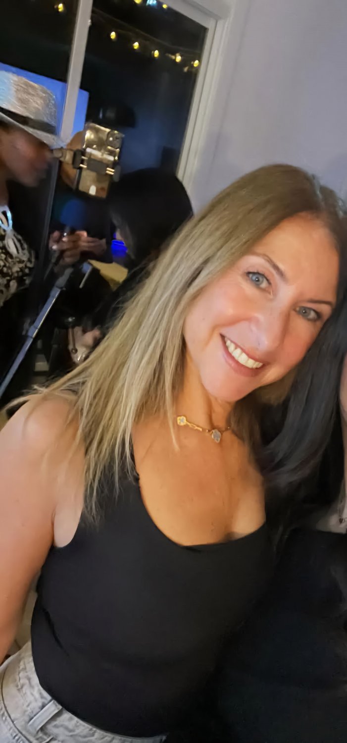 Shea, 49, Ontario. Initials V.O. If anyone recognizes her I’ll post her nudes #aIBB7LOL