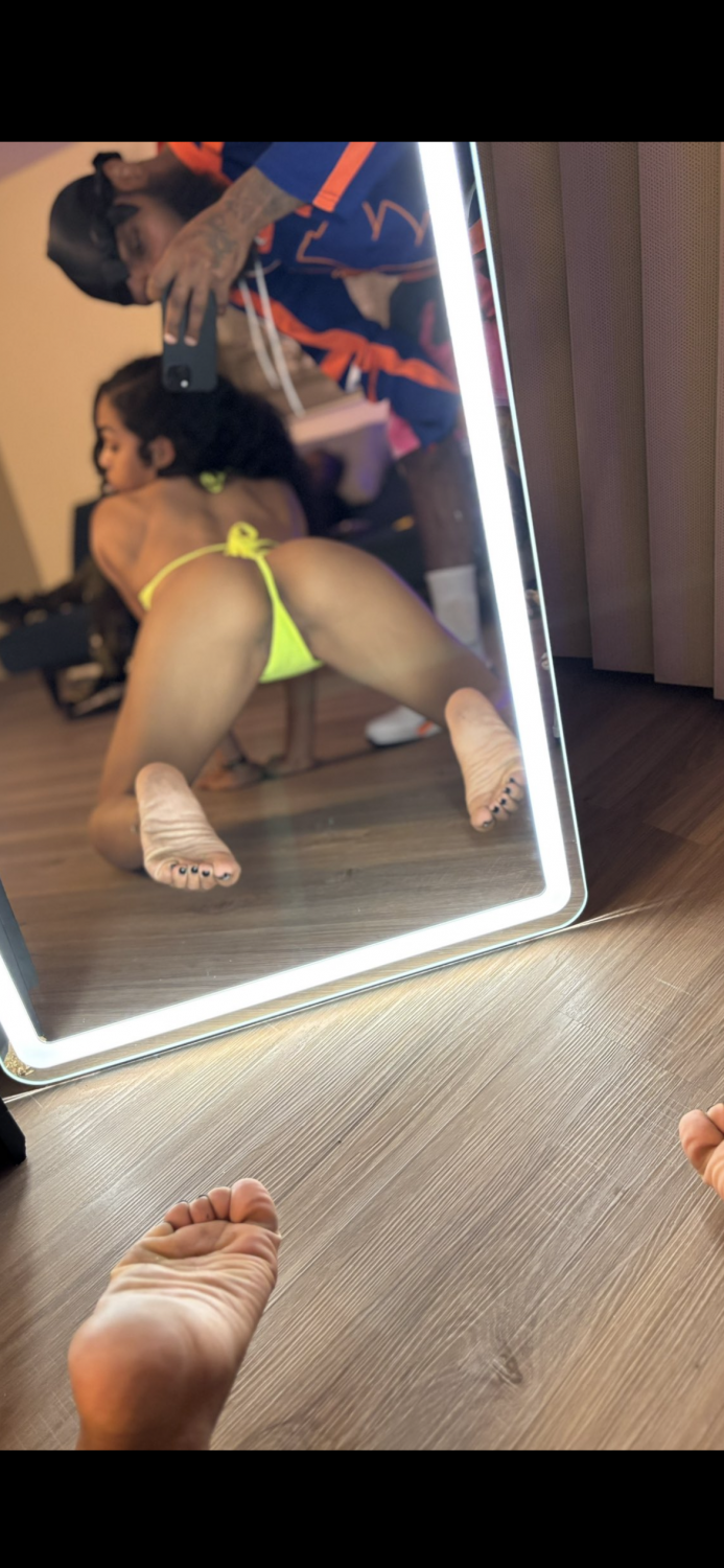She loves to show off for the bros ๐ #rSwNg3wy