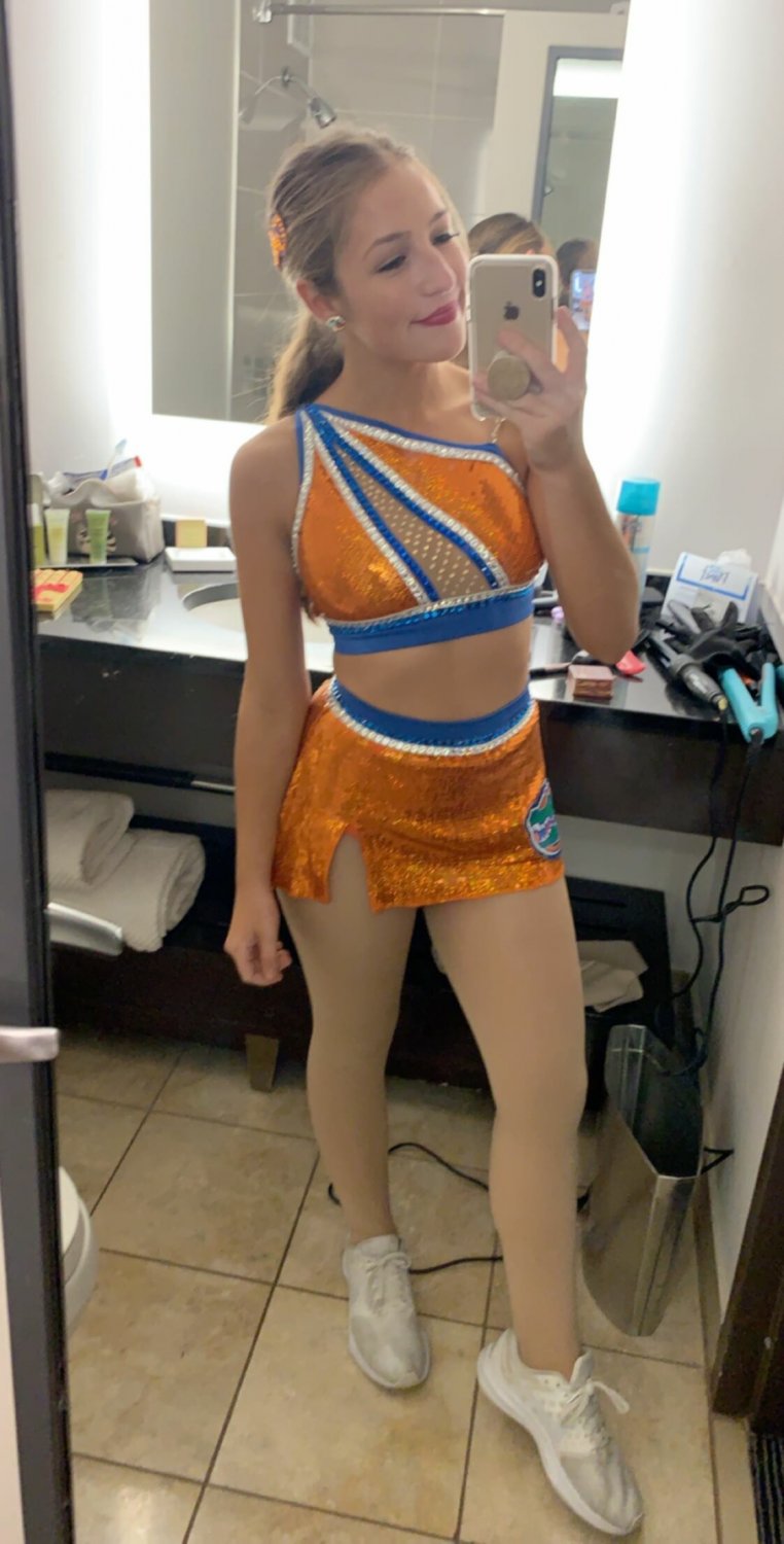College cheerleader Hannah from UF #oMhy9Ezs
