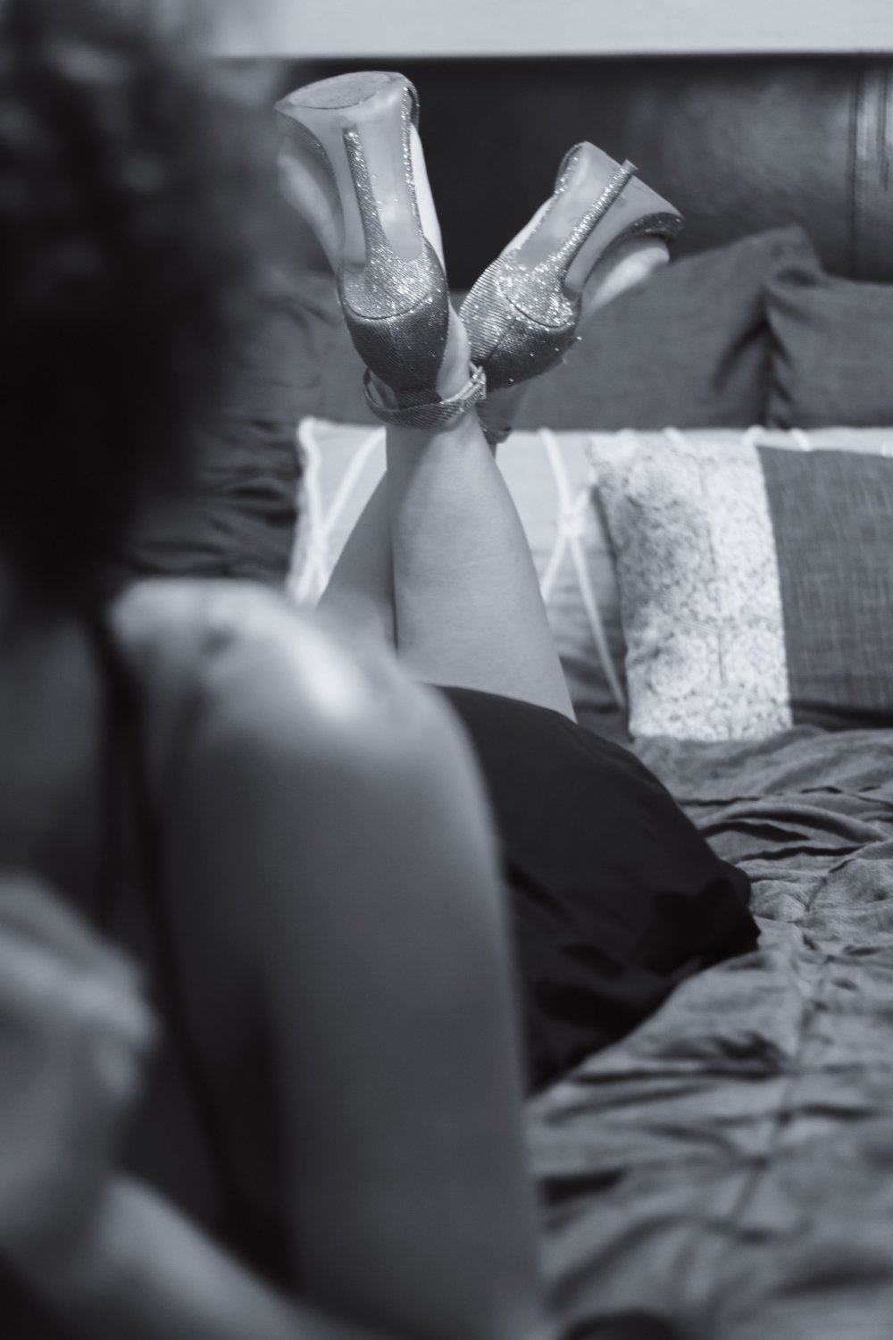 Curly Brunette Gives a Peek of her Pussy Boudoir #UsjwYPve