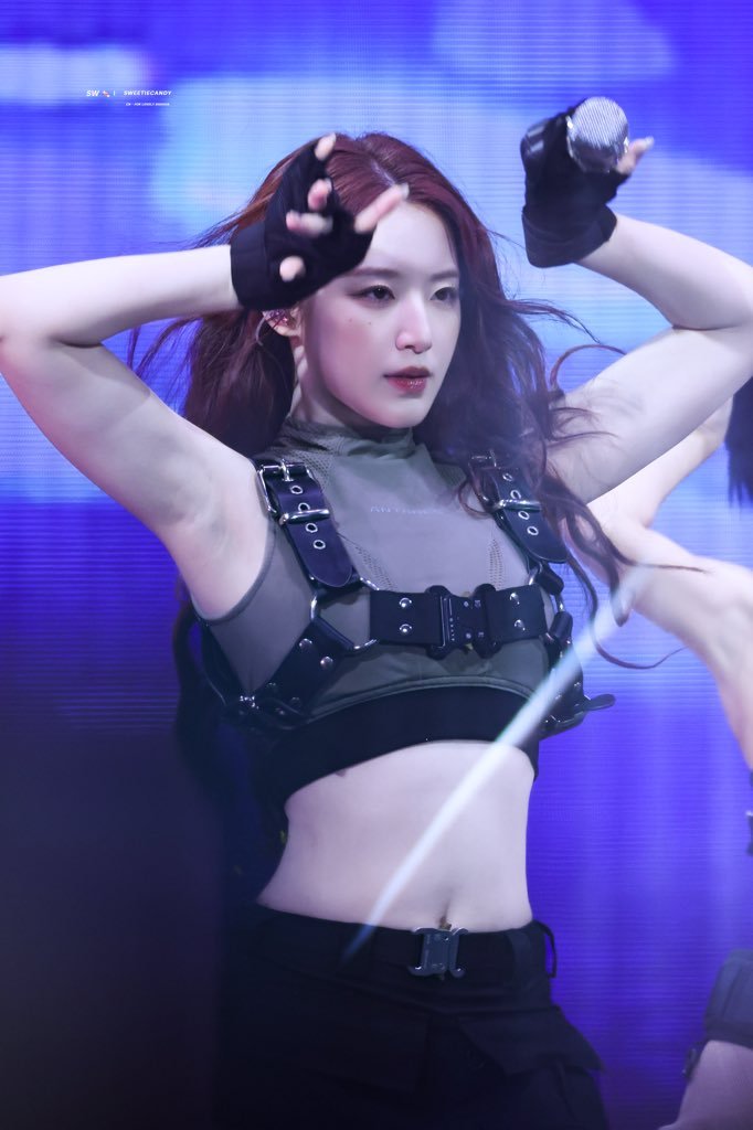 Kpop and cock is cuming #HeZ992ls