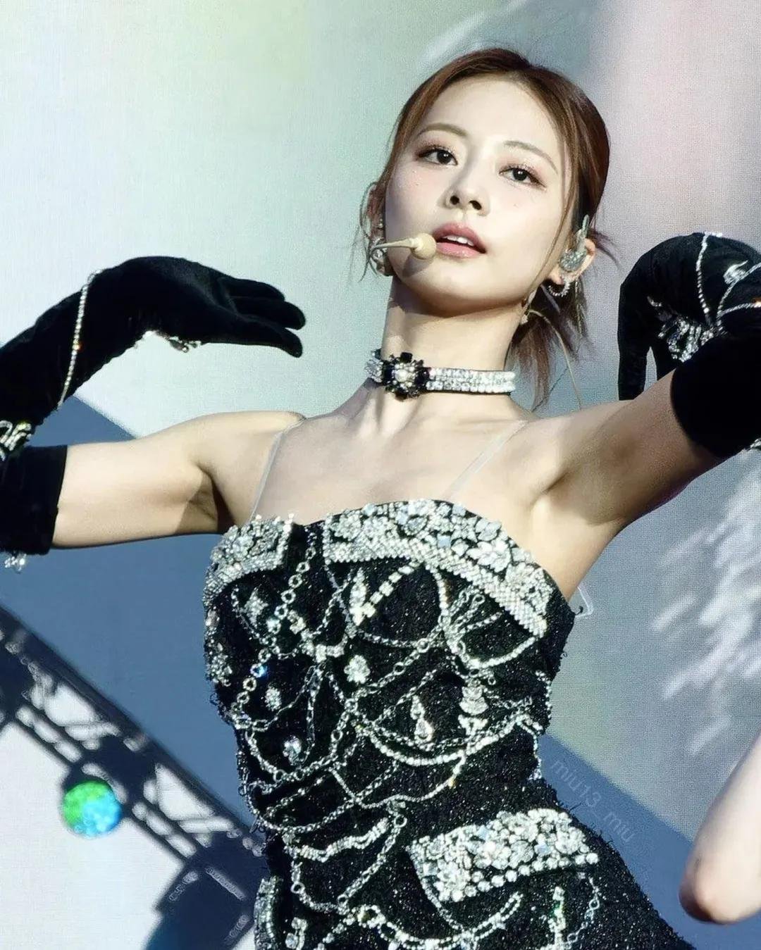 Kpop and cock is cuming #QFHAIPIB