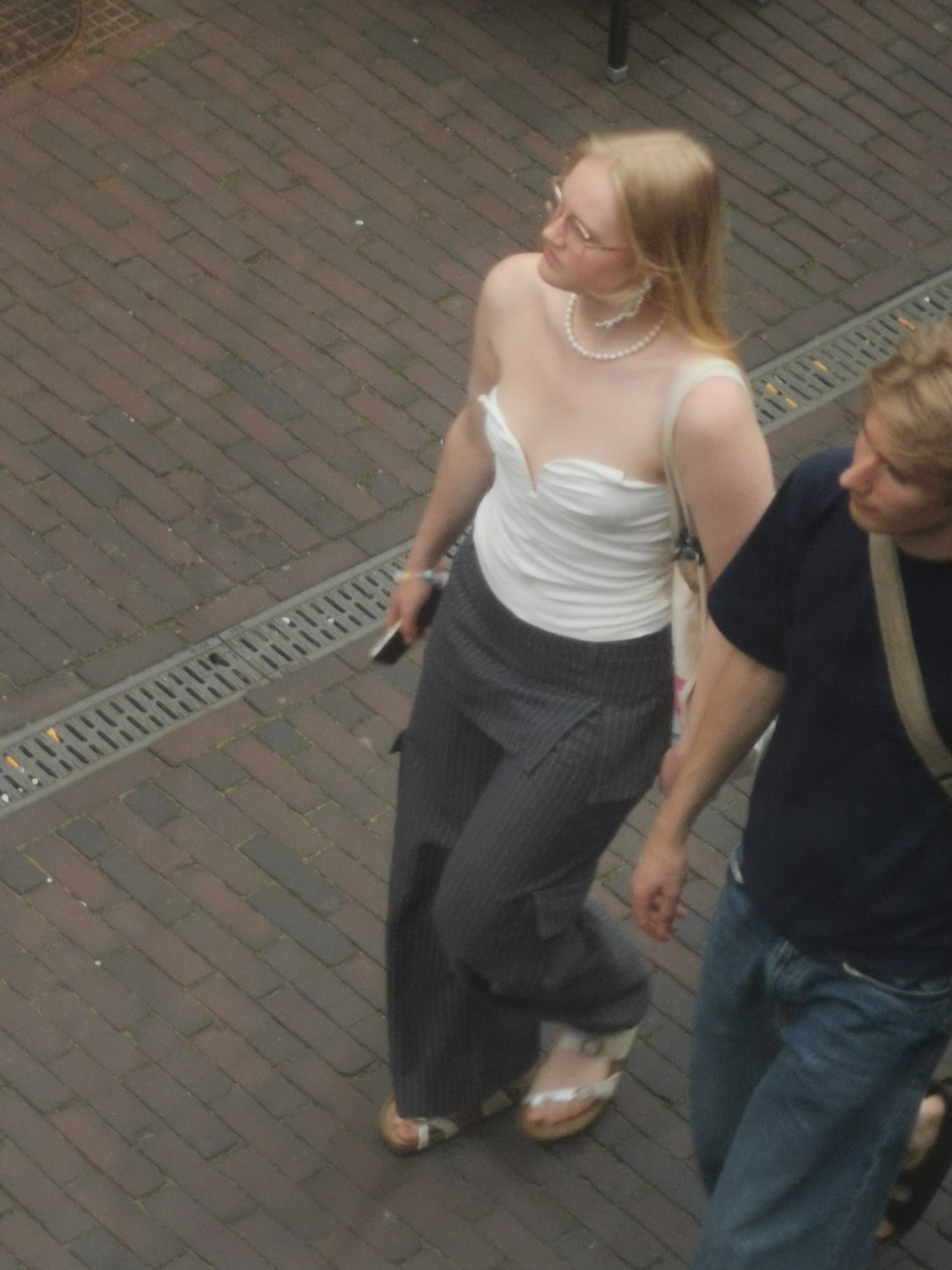 Nipslip blonde on the street #MnWocJti