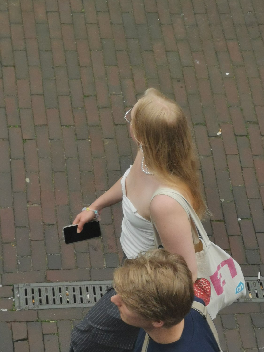 Nipslip blonde on the street #Yg6Jp5cp