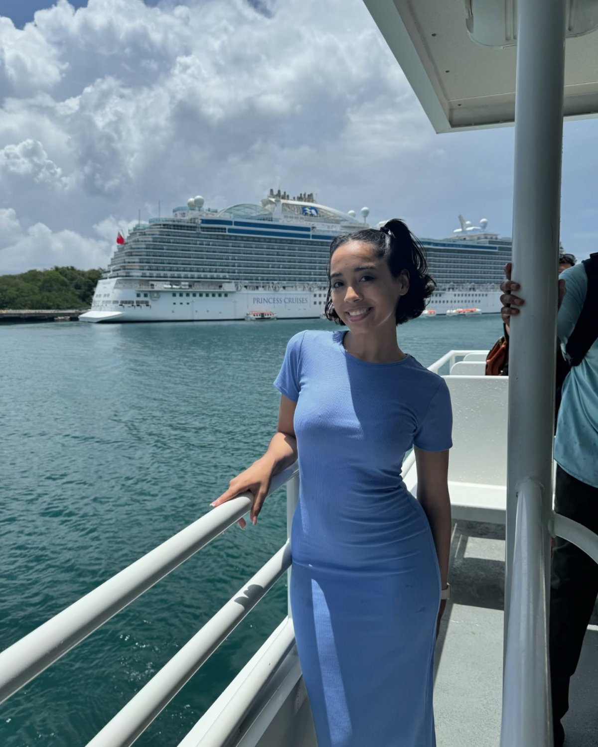 petite latina #KWbJGkK5